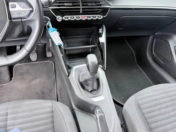Peugeot 208 (2021) — foto 3 van 16