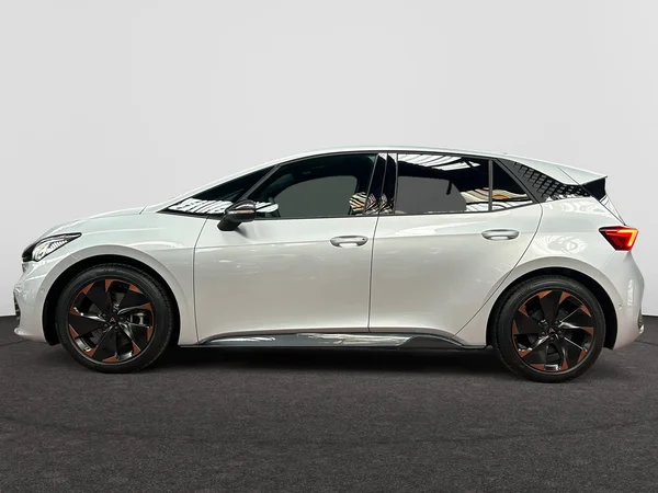 CUPRA Born (2024) — foto 8 van 17