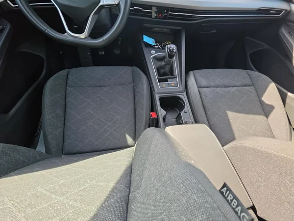 VOLKSWAGEN Golf VIII (2023) — foto 3 van 24