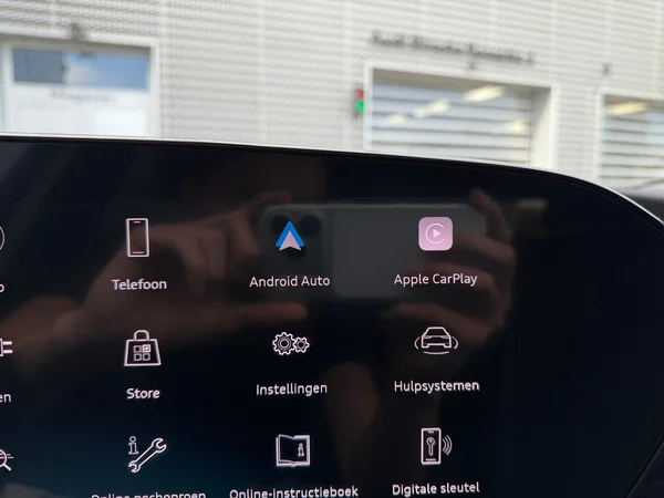 AUDI Q6 e-tron (2025) — foto 13 van 24