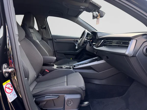AUDI A3 Allstreet PHEV (2025) — foto 8 van 24