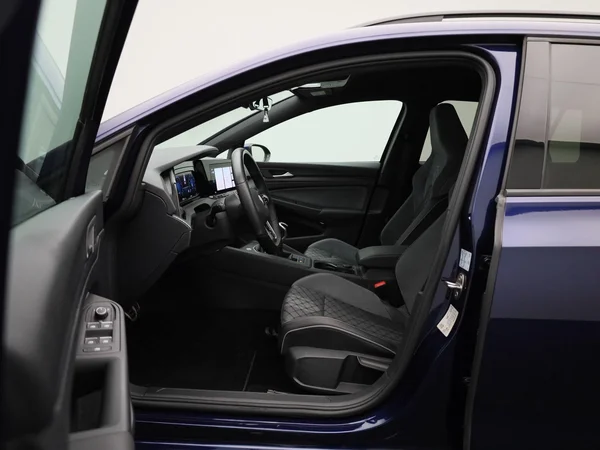 Volkswagen Golf (2022) — foto 3 van 47