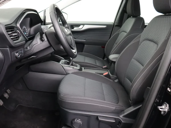 FORD Kuga (2024) — foto 2 van 28