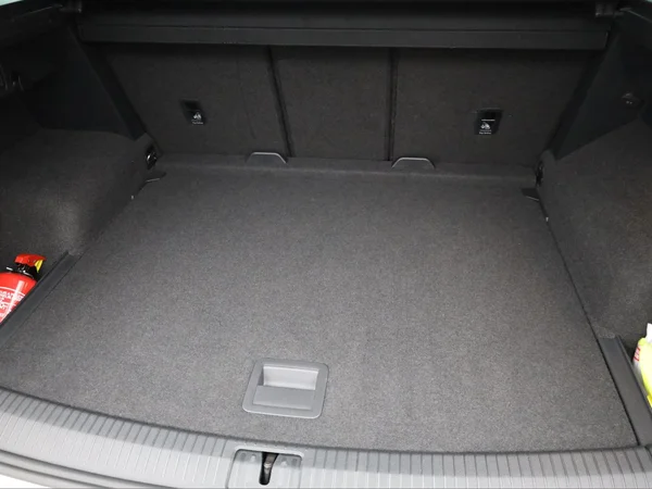 VOLKSWAGEN Tiguan (2017) — foto 2 van 22