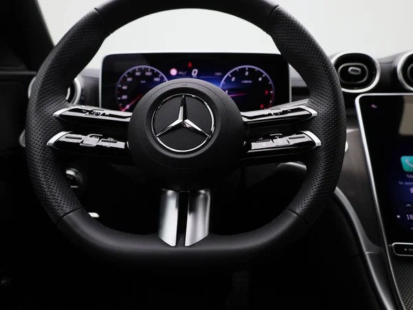 Mercedes-Benz C-Klasse (2025) — foto 48 van 50