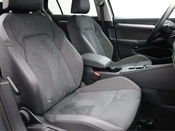 VOLKSWAGEN Golf VIII (2024) — foto 15 van 20