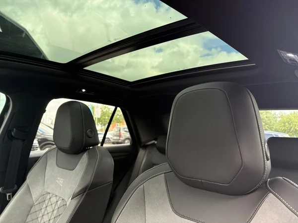 VOLKSWAGEN T-Roc (2025) — foto 8 van 23
