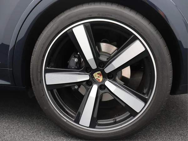 PORSCHE Cayenne Coupé E-Hybrid (PHEV) (2024) — foto 11 van 19