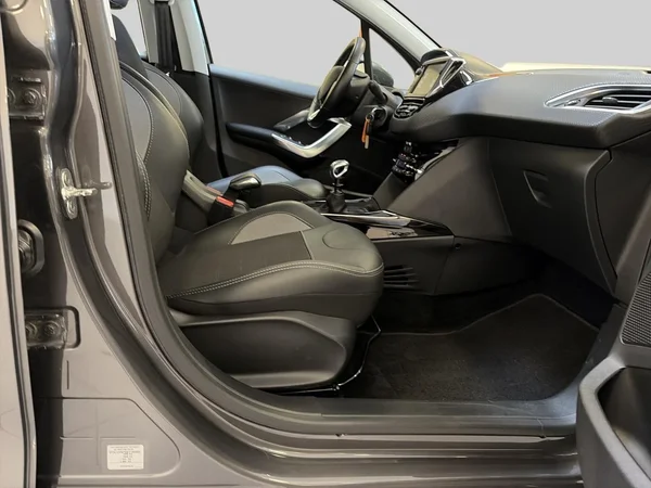 Peugeot 2008 (2019) — foto 10 van 22