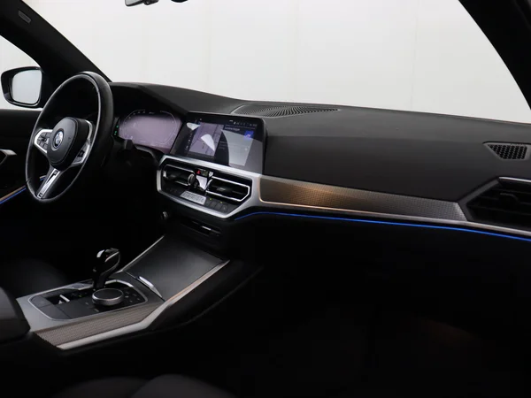 BMW 330 (2022) — foto 3 van 32