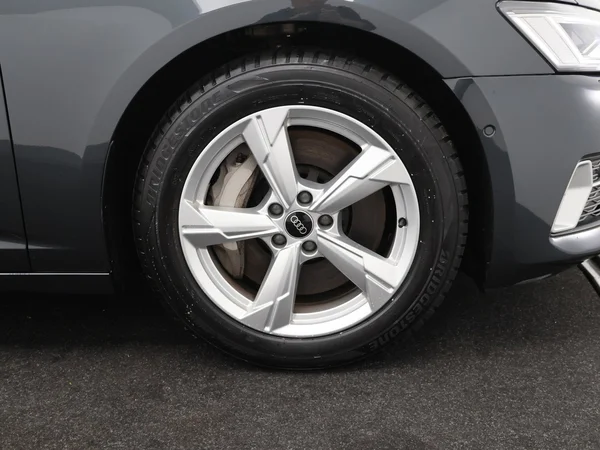 AUDI A6 Avant PHEV (2025) — foto 23 van 27