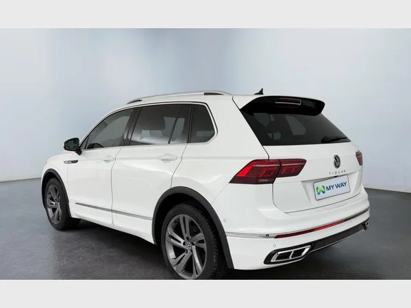 Volkswagen Tiguan (2021) — foto 12 van 15