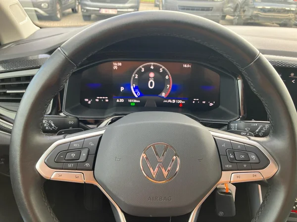 VOLKSWAGEN Polo (2024) — foto 5 van 26