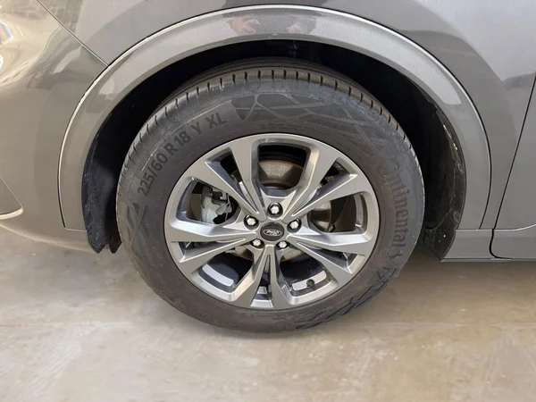 Ford Kuga (2023) — foto 3 van 30