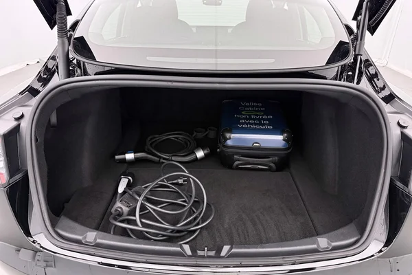 Tesla Model 3 (2023) — foto 5 van 40
