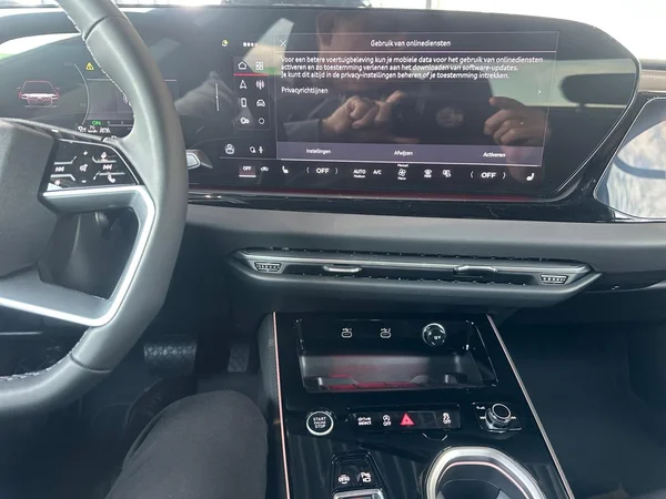 AUDI A6 (2026) — foto 2 van 22