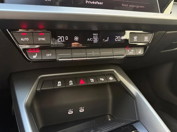 AUDI A3 Sportback (2025) — foto 17 van 17