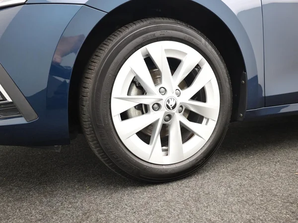 SKODA Octavia Combi (2021) — foto 5 van 21