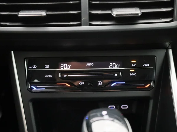 Volkswagen Polo (2023) — foto 11 van 38