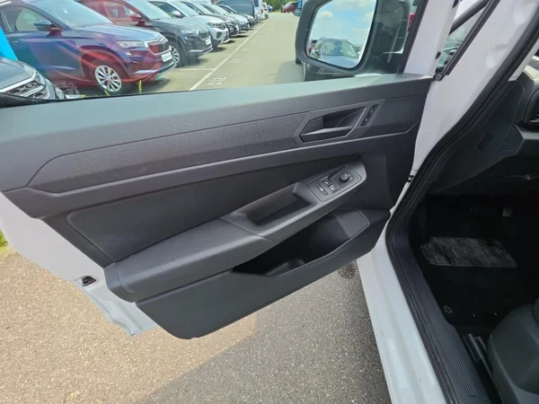 VOLKSWAGEN Caddy Maxi Cargo (2025) — foto 7 van 24