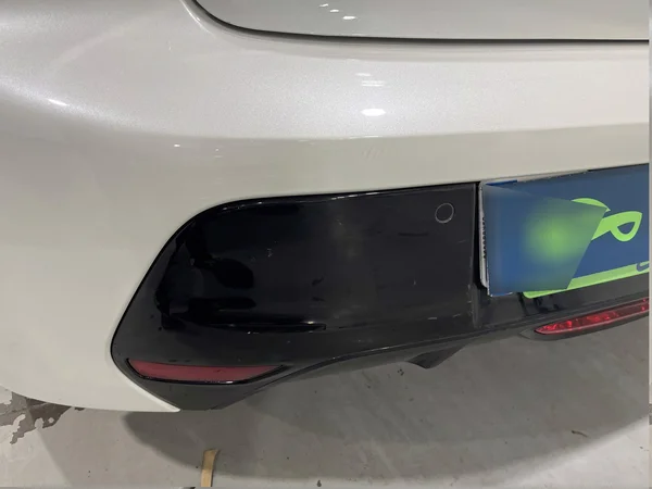 Peugeot E-208 (2021) — foto 42 van 51