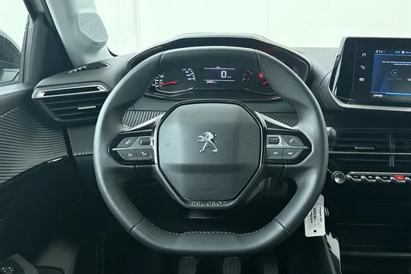 Peugeot 208 (2023) — foto 2 van 19