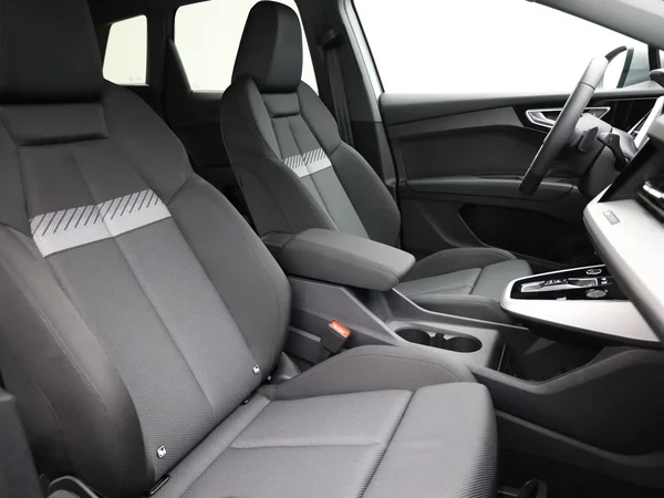 AUDI Q4 e-tron (2025) — foto 13 van 24