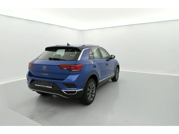 VOLKSWAGEN T-Roc (2021) — foto 24 van 36