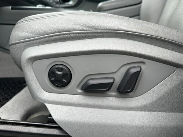 AUDI Q7 (2016) — foto 10 van 24
