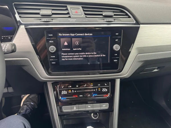VOLKSWAGEN Touran (2025) — foto 5 van 24