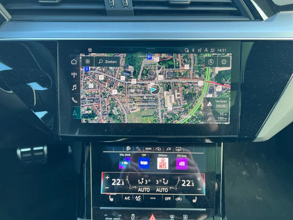 AUDI Q8 e-tron Sportback (2025) — foto 4 van 24