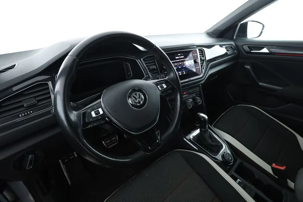 Volkswagen T-Roc (2018) — foto 2 van 16