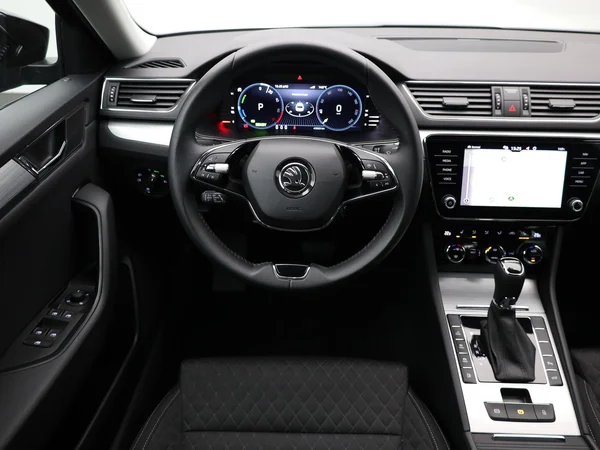 SKODA Superb Combi (2024) — foto 8 van 23