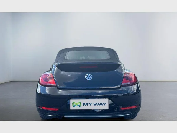 Volkswagen Beetle Cabriolet (2017) — foto 24 van 29