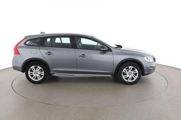 Volvo V60 (2017) — foto 13 van 16