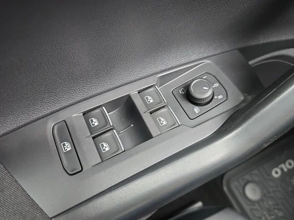 VOLKSWAGEN Polo (2024) — foto 8 van 32