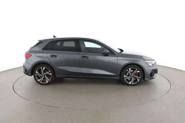 Audi A3 (2022) — foto 13 van 16