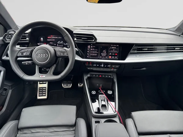 AUDI A3 Allstreet (2024) — foto 2 van 19