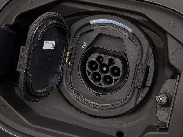 MERCEDES C 300 (2022) — foto 25 van 32