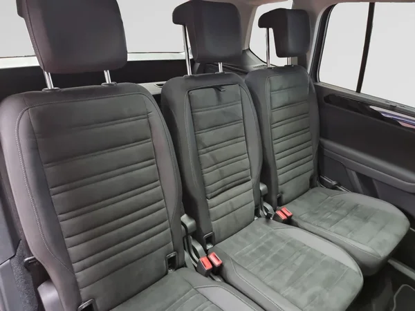 VOLKSWAGEN Touran (2019) — foto 11 van 23