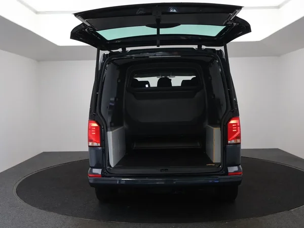 Volkswagen Transporter (2024) — foto 13 van 30
