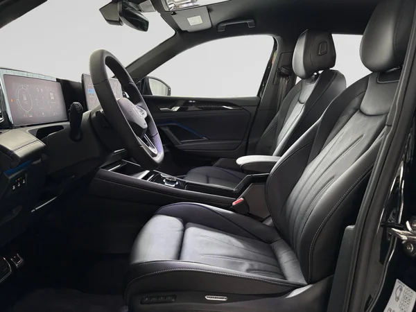 VOLKSWAGEN Tiguan eHybrid (PHEV) (2025) — foto 10 van 24