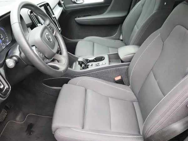 Volvo XC40 (2022) — foto 3 van 26