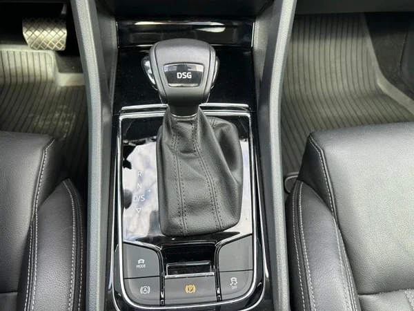 SKODA Karoq (2020) — foto 16 van 34