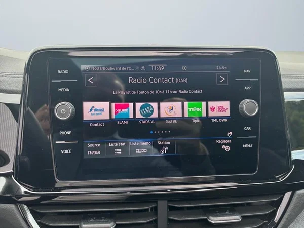 VOLKSWAGEN T-Roc (2023) — foto 4 van 27