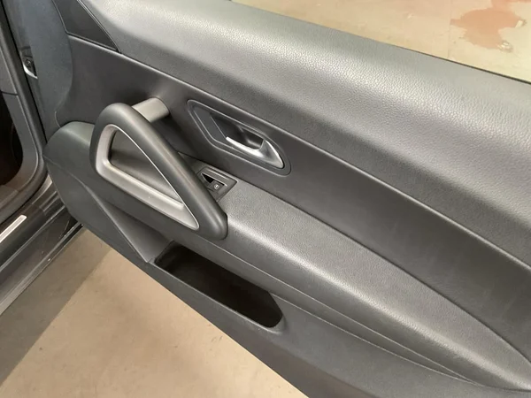 VOLKSWAGEN Scirocco (2010) — foto 9 van 24