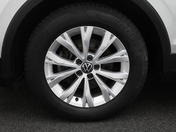 Volkswagen Tiguan (2023) — foto 10 van 43