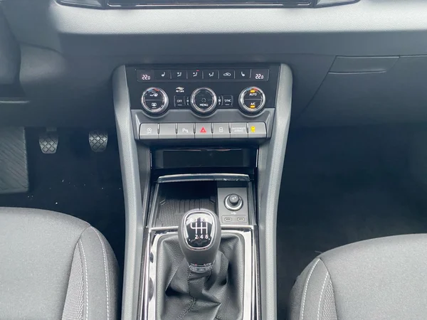 SKODA Karoq (2025) — foto 7 van 16
