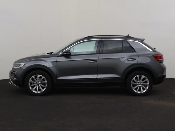 VOLKSWAGEN T-Roc (2024) — foto 12 van 28