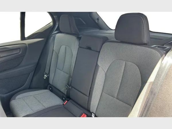 Volvo XC40 (2024) — foto 2 van 29